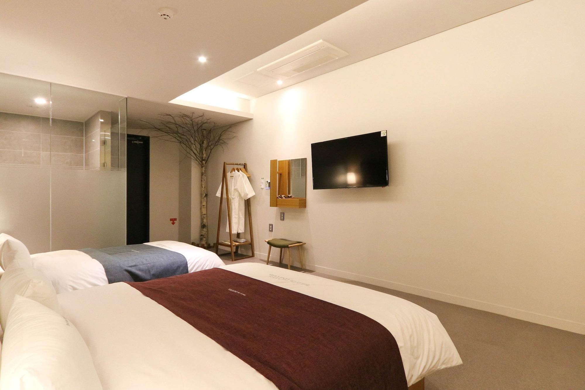 Best In City Hotel Puszan Kültér fotó